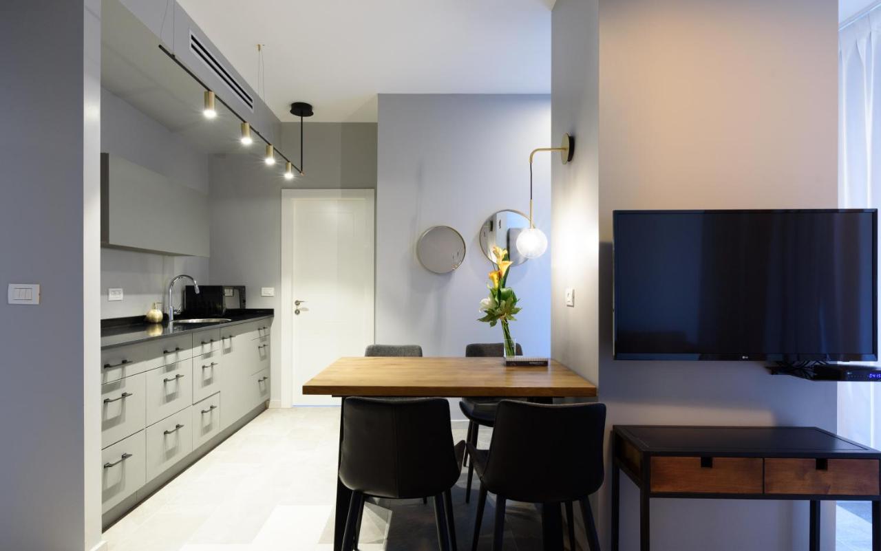 The Roof - By Sea Land Suites เทลอาวีฟ ภายนอก รูปภาพ